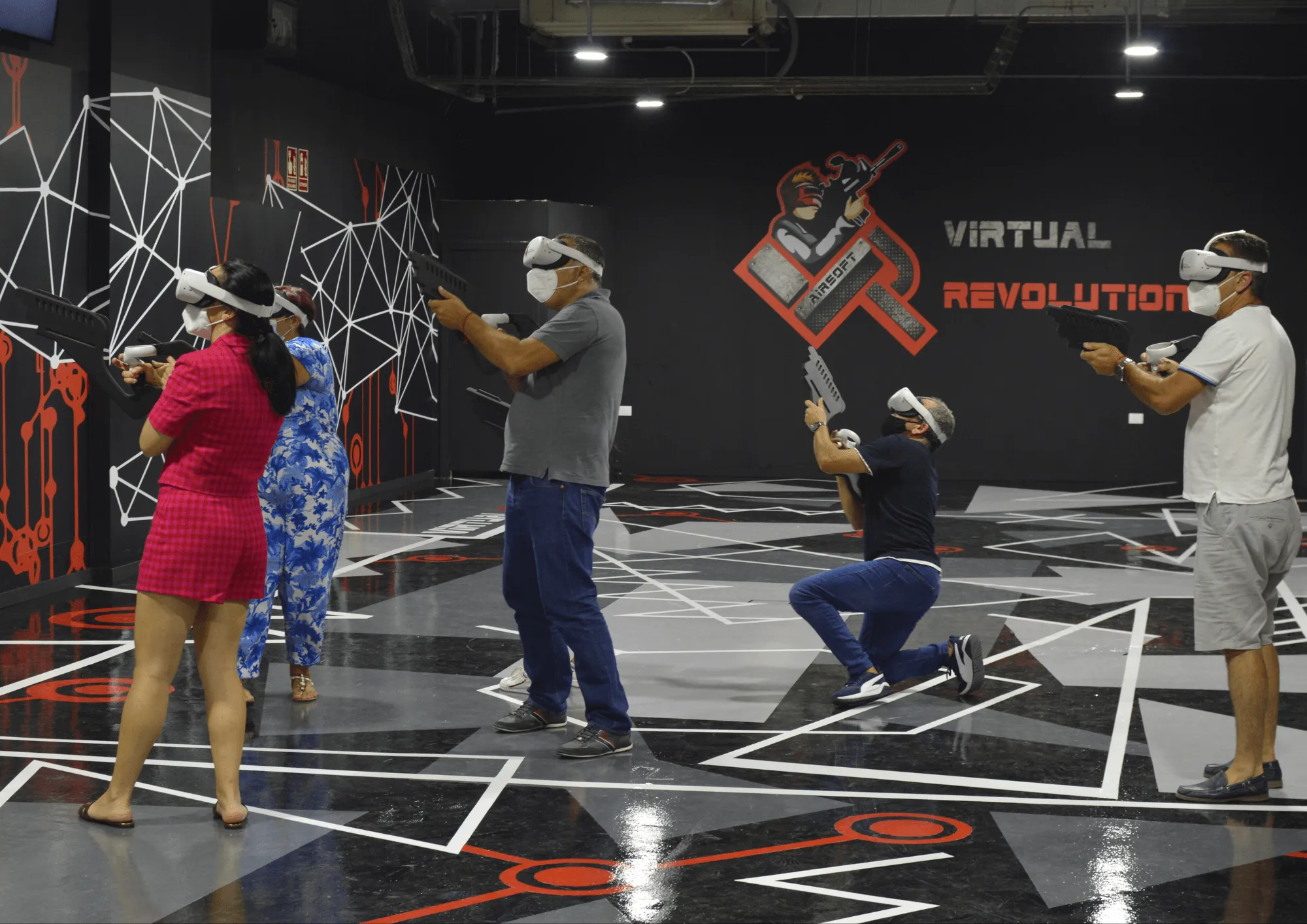 VR Airsoft, familia jugando a realidad virtual